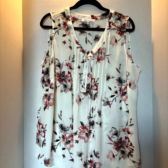 Size 1X, floral, sleeveless top, like new condition - Picture 1 of 2